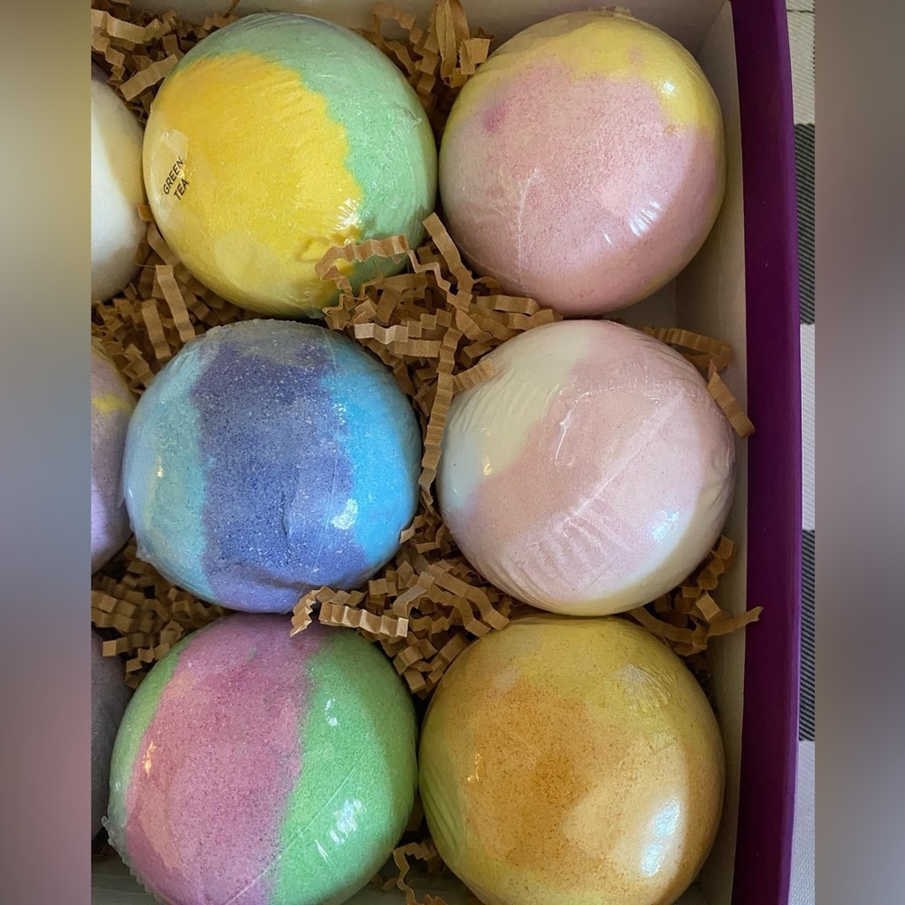 Aromatherapy infused bath bombs